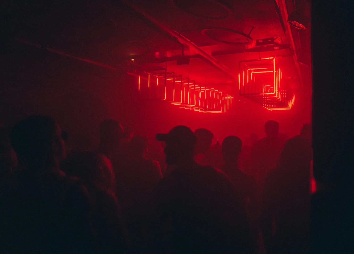 Instalacja klubowa - stała instalacja LED w klubie muzycznym